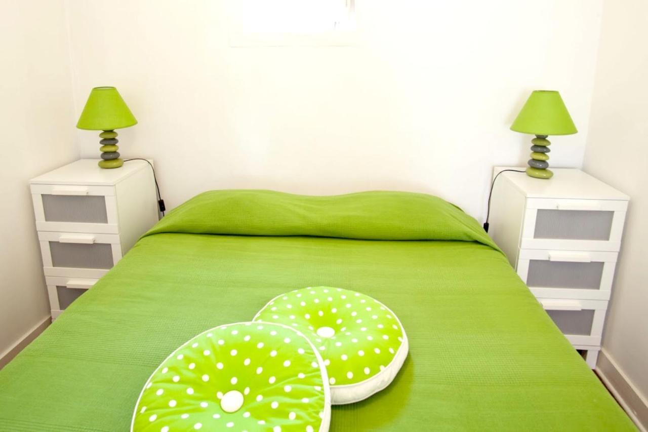 With One Bedroom In With Wonderful City View Balcony And Wifi 12 Km From The Beach Apartment Lissabon